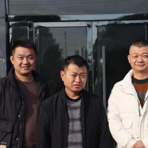 和睦兄弟三十年不分家，撐起父母晚年幸福生活——潁上縣謝橋鎮(zhèn)姜允紅三兄弟的故事